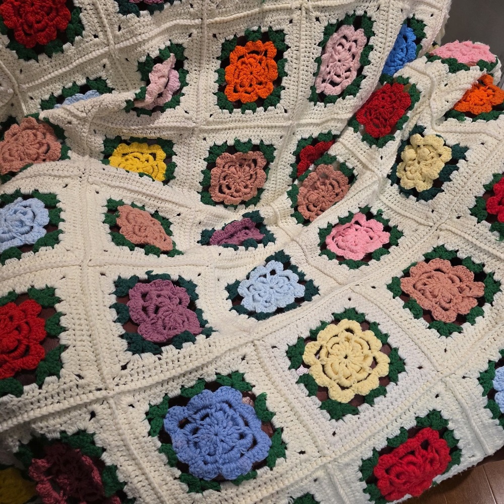 Vintage Crochet 3D Rose Afghan Blanket Granny Square MultiColored Queen 52"x82" - Picture 3 of 8